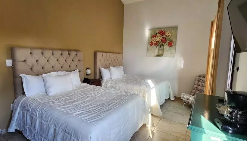 Hotelli Hacienda Villa Victoria