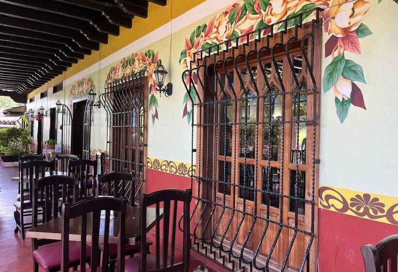 فندق Hacienda Villa Victoria