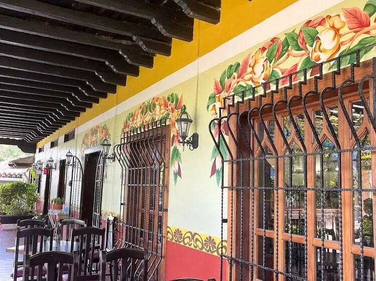 Hotelli Hacienda Villa Victoria