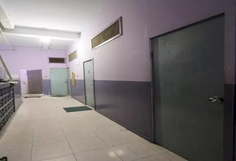 ホテル Spot On 93276 Fendi 2 Homestay Syariah