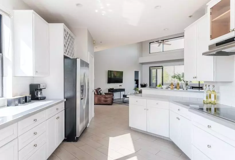 Ivory Ii By Avantstay Gorgeous Spacious Home W Views Close To Old Town
