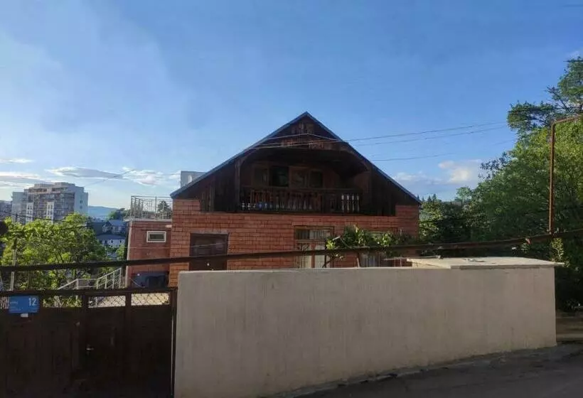 پانسیون Green Garden   Crimea