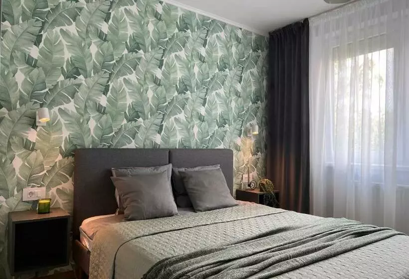 Riverside Jungle Green Apartment