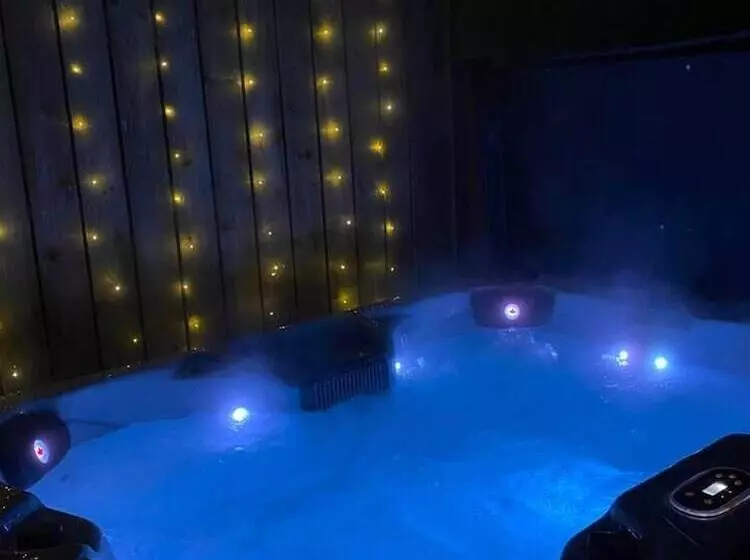 Beautiful Countryside House With Jacuzzi Close To Dublin City