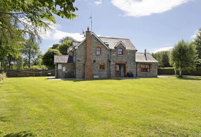 Beautiful Countryside House With Jacuzzi Close To Dublin City