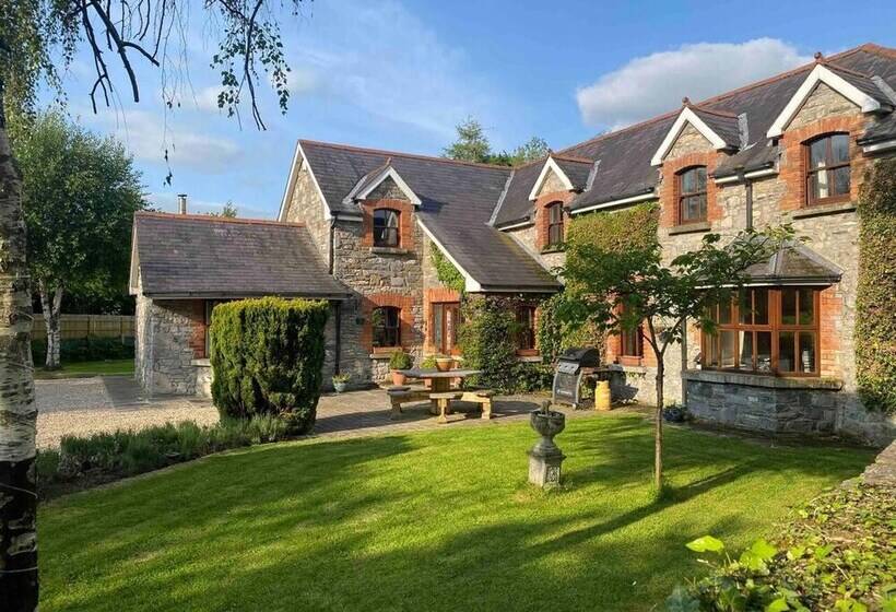 Beautiful Countryside House With Jacuzzi Close To Dublin City