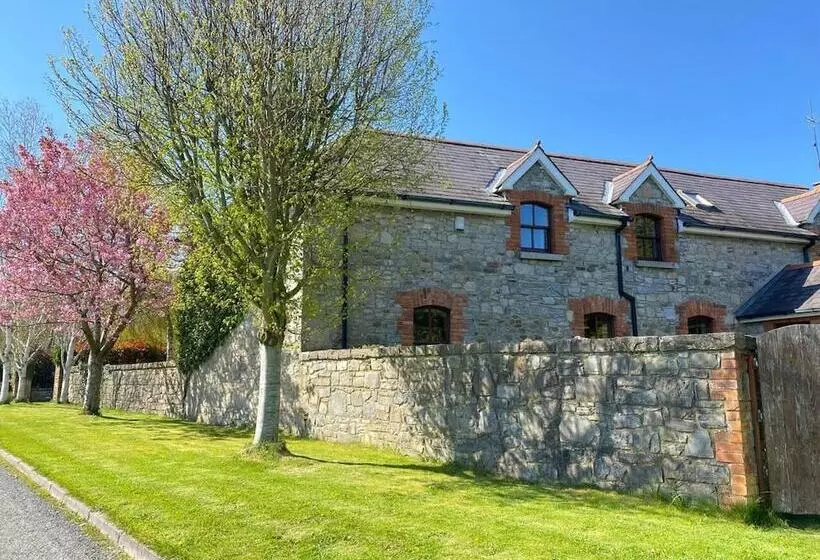 Beautiful Countryside House With Jacuzzi Close To Dublin City
