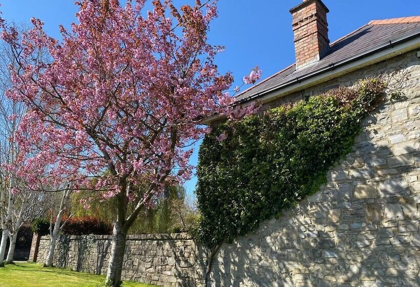 Beautiful Countryside House With Jacuzzi Close To Dublin City