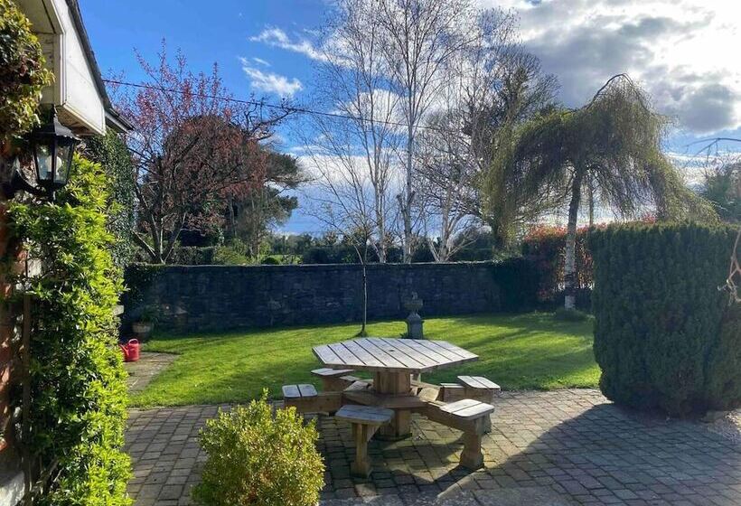 Beautiful Countryside House With Jacuzzi Close To Dublin City