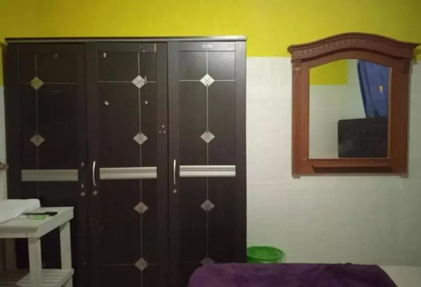 Hotelli Express O 91477 Fazira Home Stay Syariah