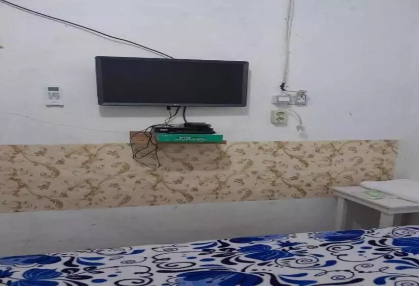 Hotelli Express O 91477 Fazira Home Stay Syariah