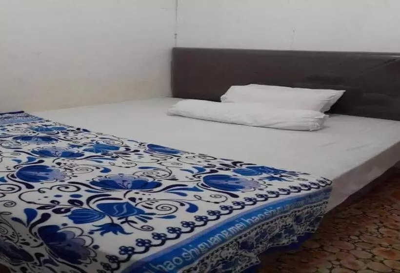 Hotelli Express O 91477 Fazira Home Stay Syariah