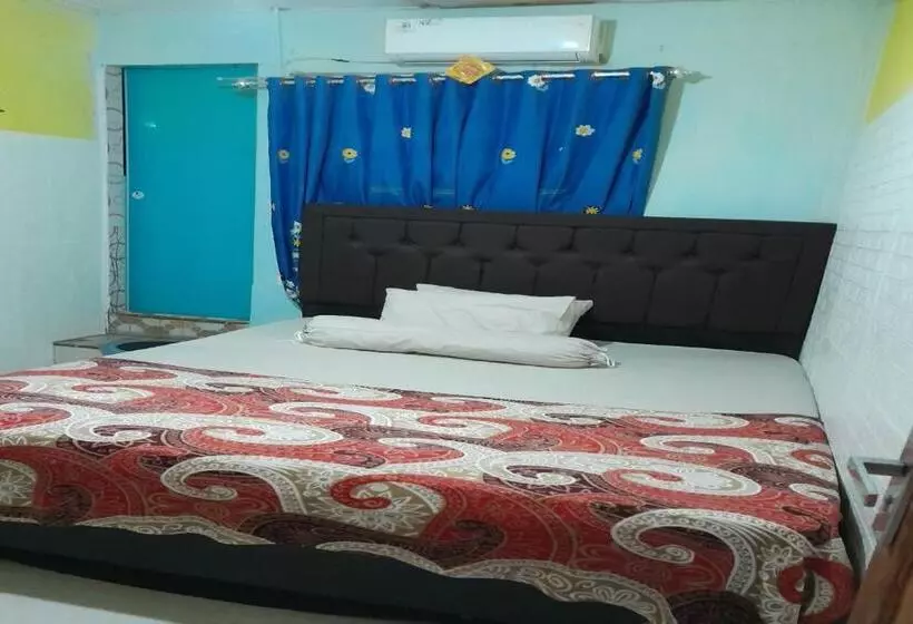 Hotelli Express O 91477 Fazira Home Stay Syariah
