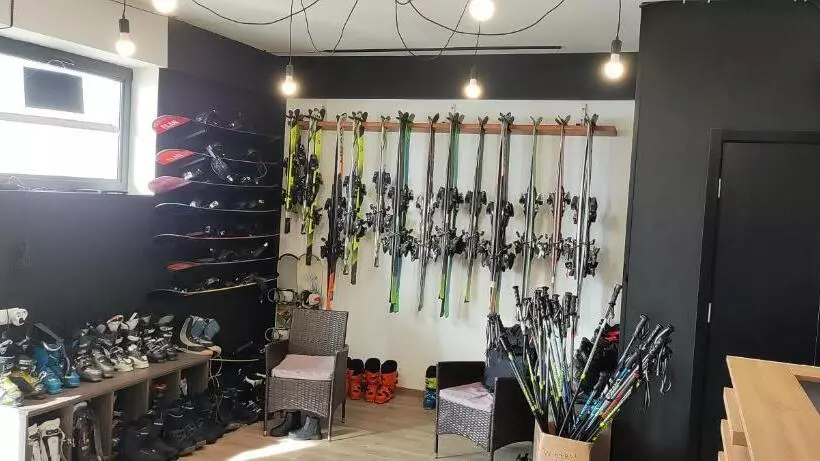 ペンション Enigma House