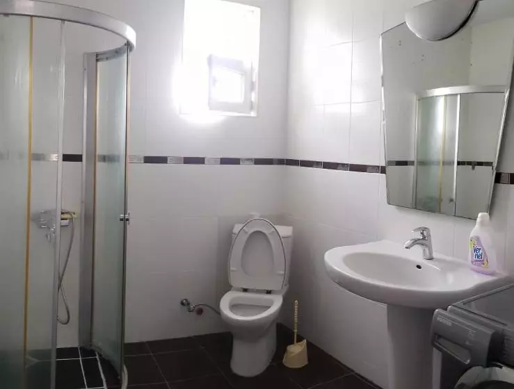 ペンション Enigma House