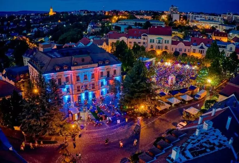 óváros Boutique