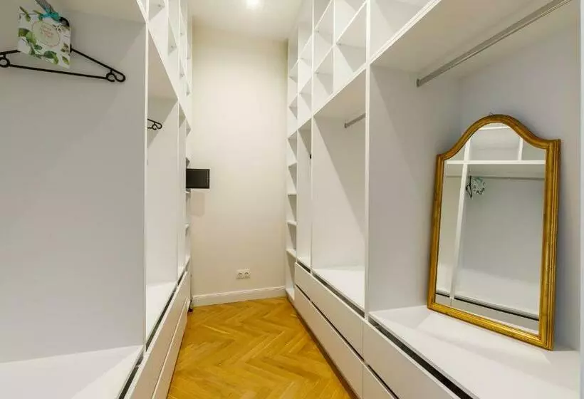 óváros Boutique