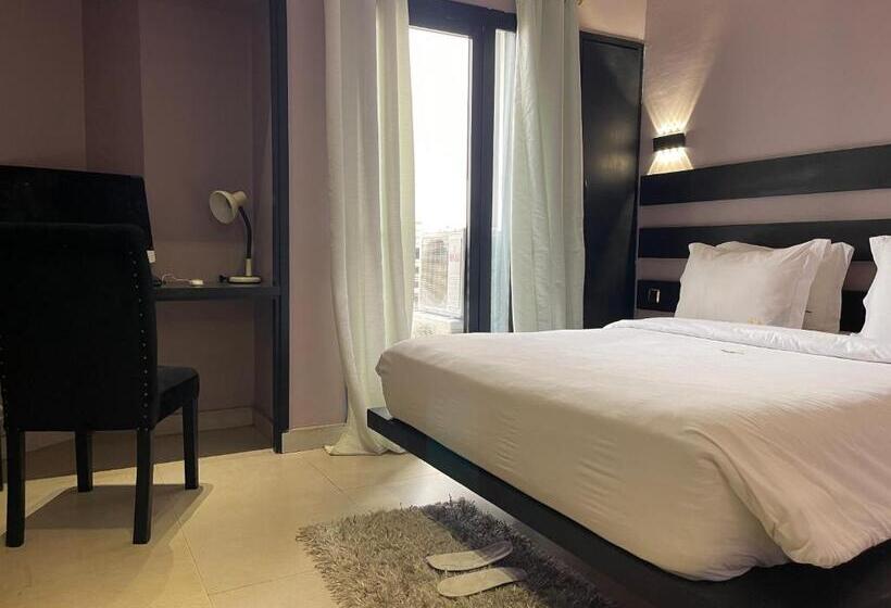 هتل Hôtel Vendôme Douala