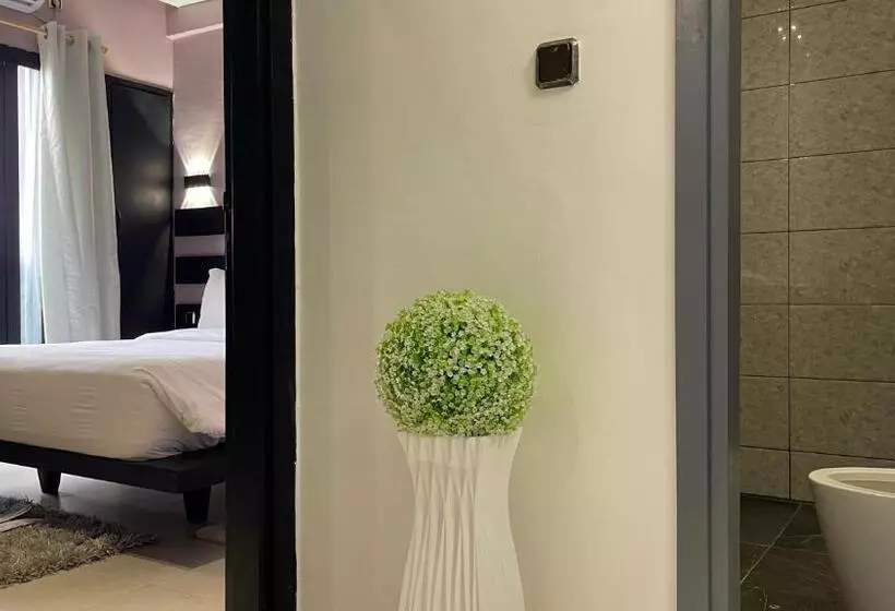 هتل Hôtel Vendôme Douala