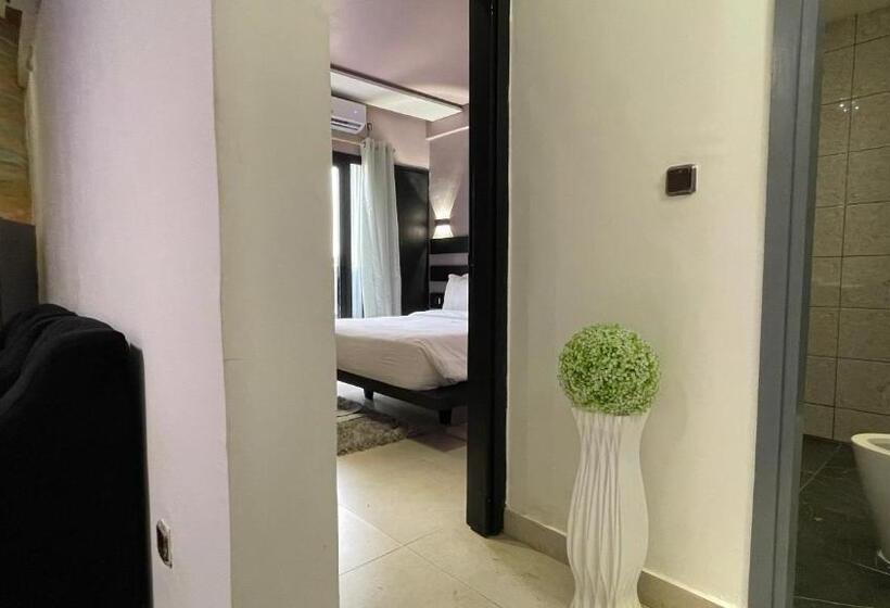 هتل Hôtel Vendôme Douala