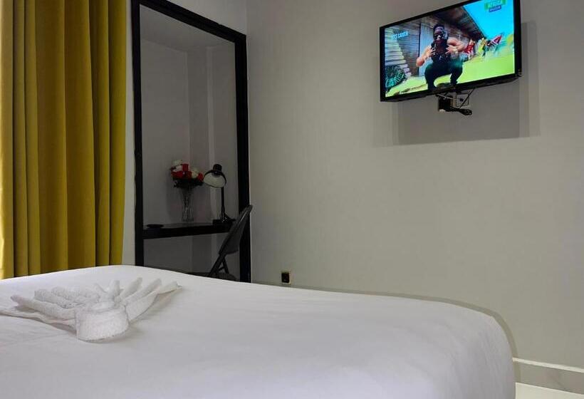 هتل Hôtel Vendôme Douala