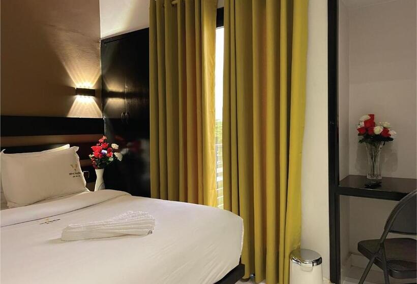 هتل Hôtel Vendôme Douala