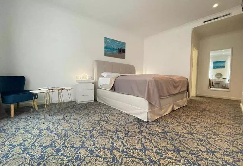 Art Hotel House One