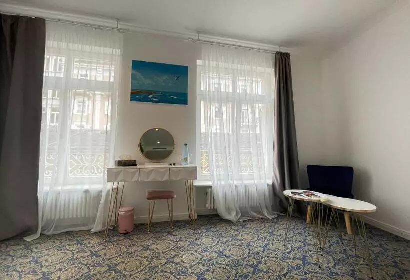 Art Hotel House One