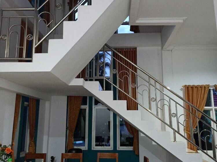 בית מלון כפרי Express O 91442 Bgp Guest House