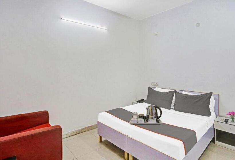 Hotel Flagship Imperial Residency Near Dashrath Puri Metro Station