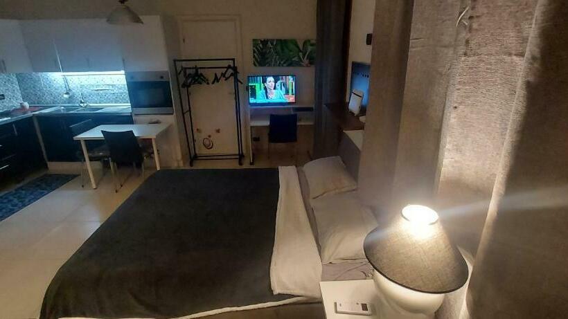 פנסיון Appartamento Suite Deluxe Climatiz Cucina Giardino Wifi Smart Tv Amazon Prime Video Inclusi