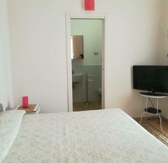 ペンション Da Elvira: Stanza Corallo