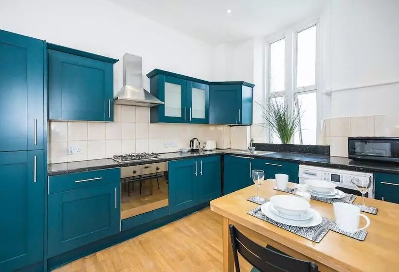 ペンション Pimlico Hub