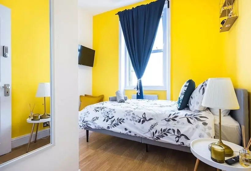 ペンション Pimlico Hub