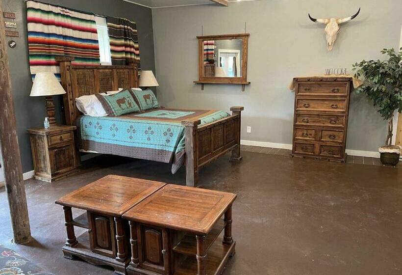 بنسيون Trails End Retreat