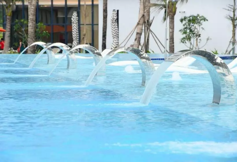 The Empyrean Cam Ranh Beach Resort