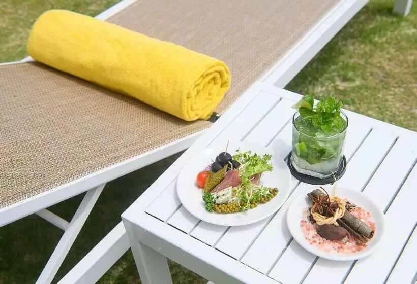 The Empyrean Cam Ranh Beach Resort