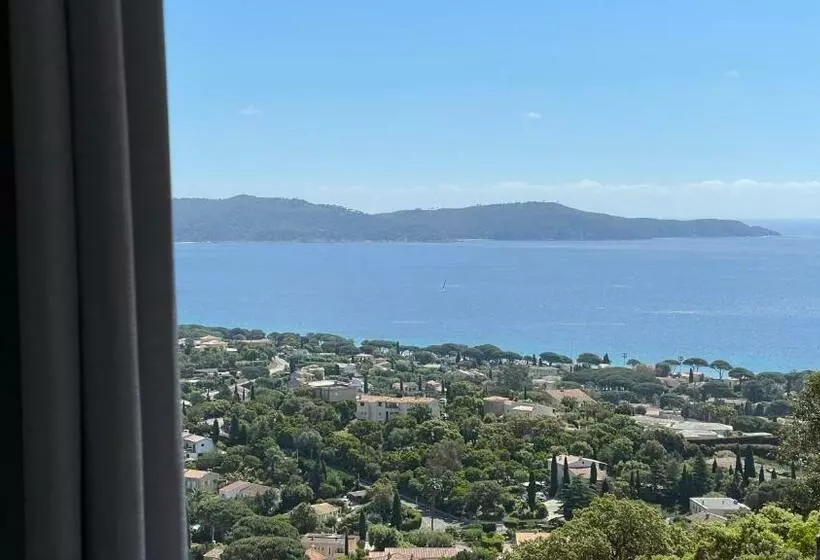 Aamiaismajoitus (B&B) Villa Cacharelle Vue Mer Piscine