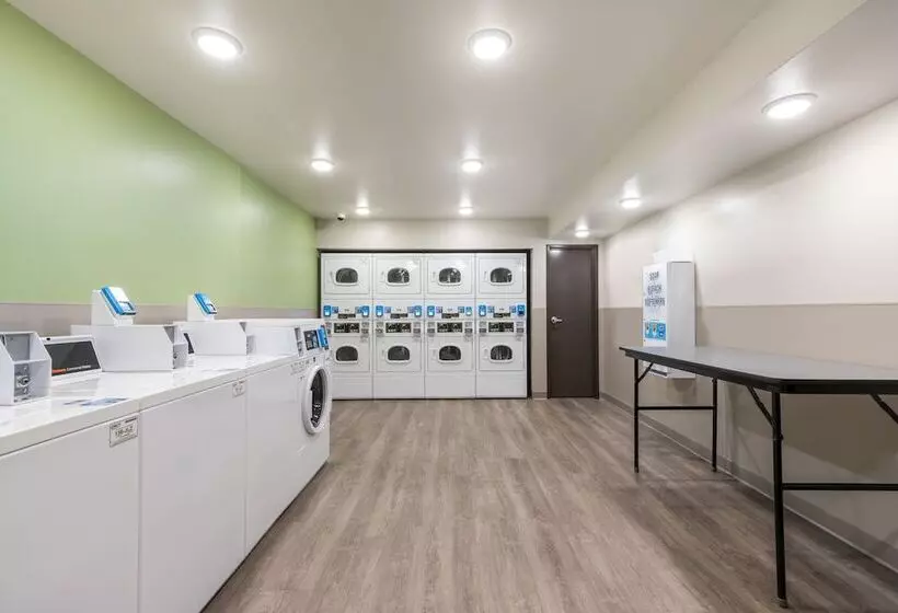 Hotelli Woodspring Suites Littleton South Denver