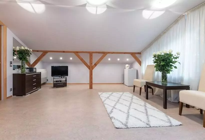 پانسیون Room In B&b Valensija Suite For Two With Balcony #1