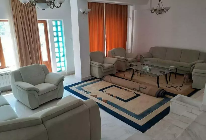 Pensió Vila Boss