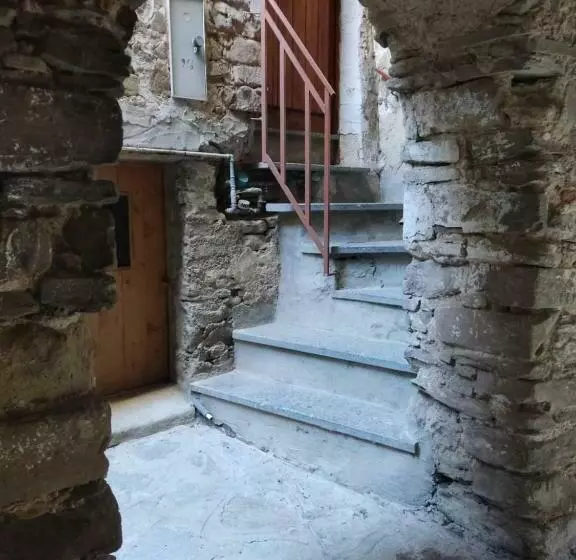 Casina Vicino Al Vico