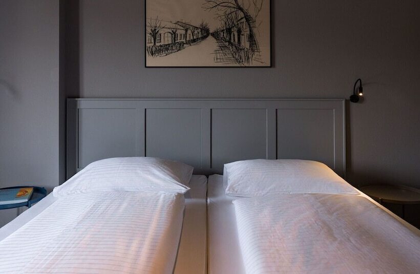 Отель Luis Von Weyden