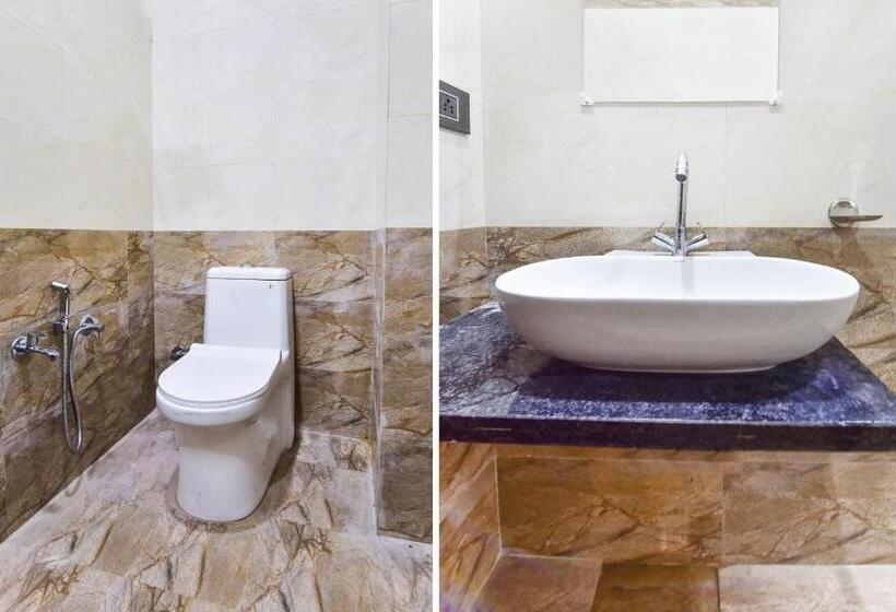 בית מלון כפרי Oyo 91763  Midiyan Palace