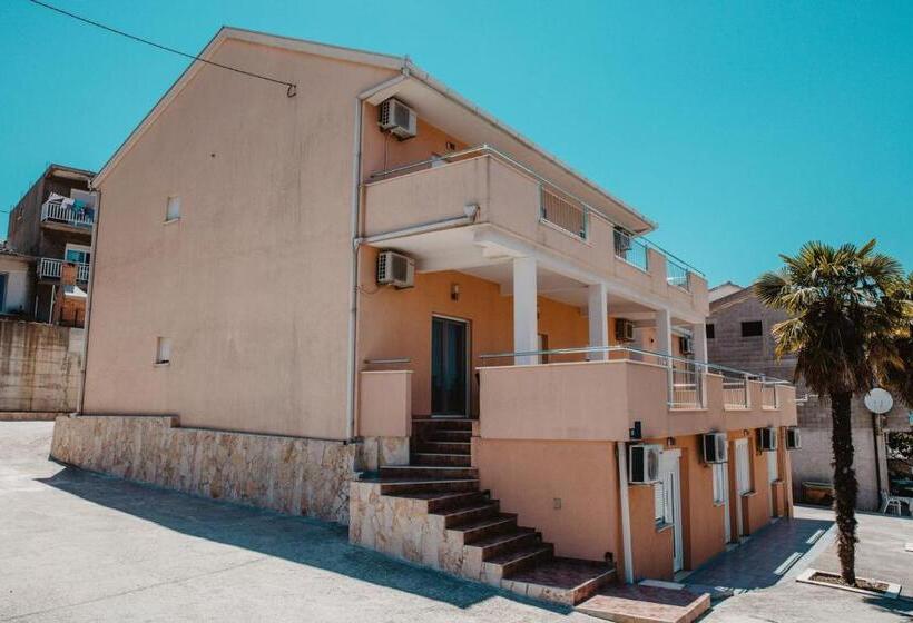 پانسیون Apartments Bozena