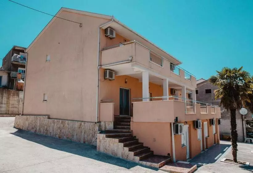 پانسیون Apartments Bozena