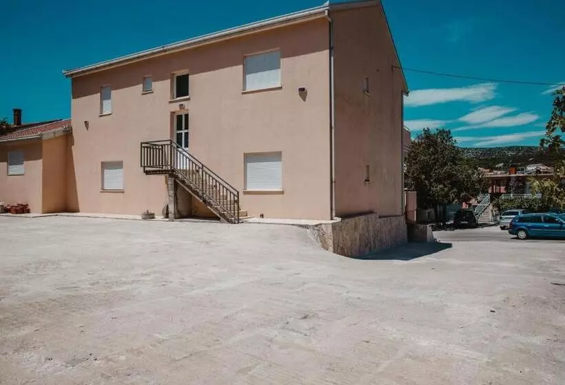 پانسیون Apartments Bozena
