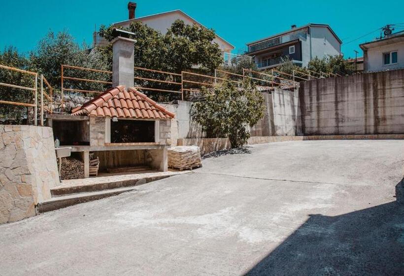 پانسیون Apartments Bozena