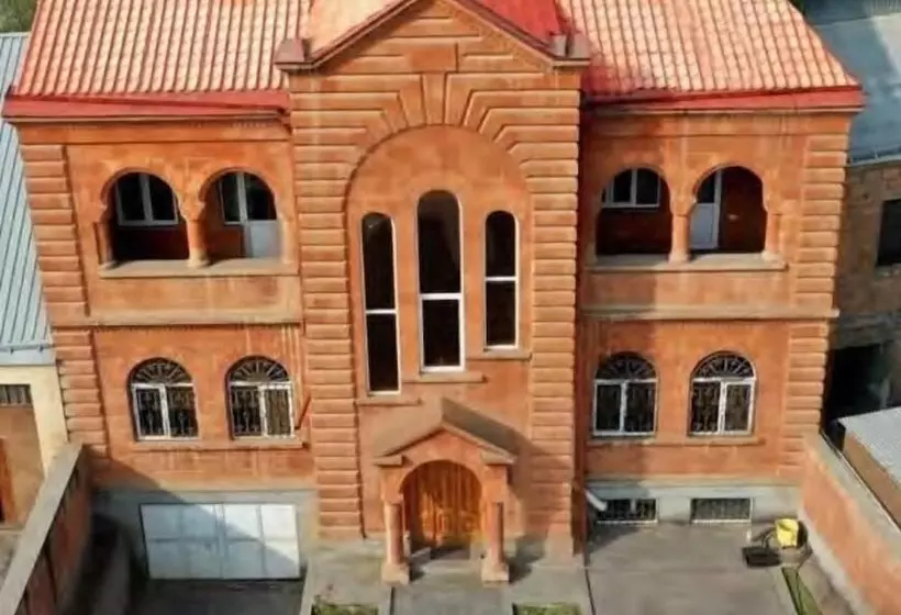 ペンション Najaryan’s Family Guest House