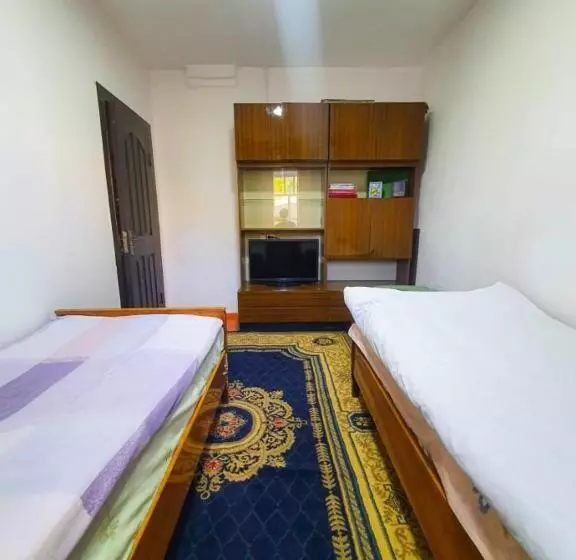 پانسیون Nomad Guest House